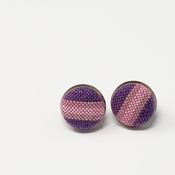 New Handmade | Upcycled Pink Purple Button Stud Earrings - Picture 1 of 4